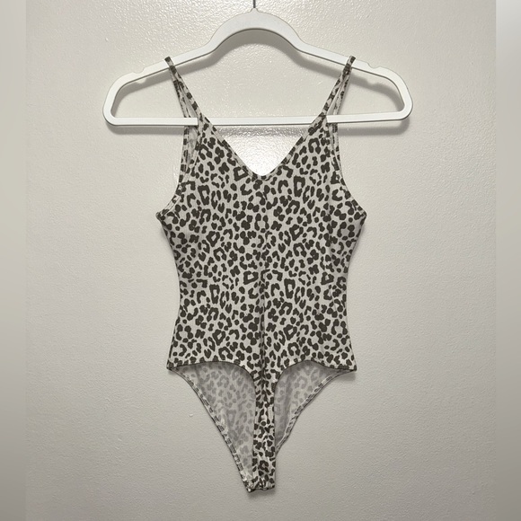 American Eagle V-Neck Animal Print Bodysuit NWOT - Picture 2 of 4